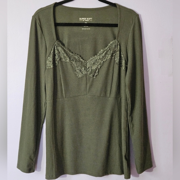 NWT: Torrid SuperSoft Ribbed Olive Green Lacy Sweetheart Top, Size Large - Picture 2 of 6
